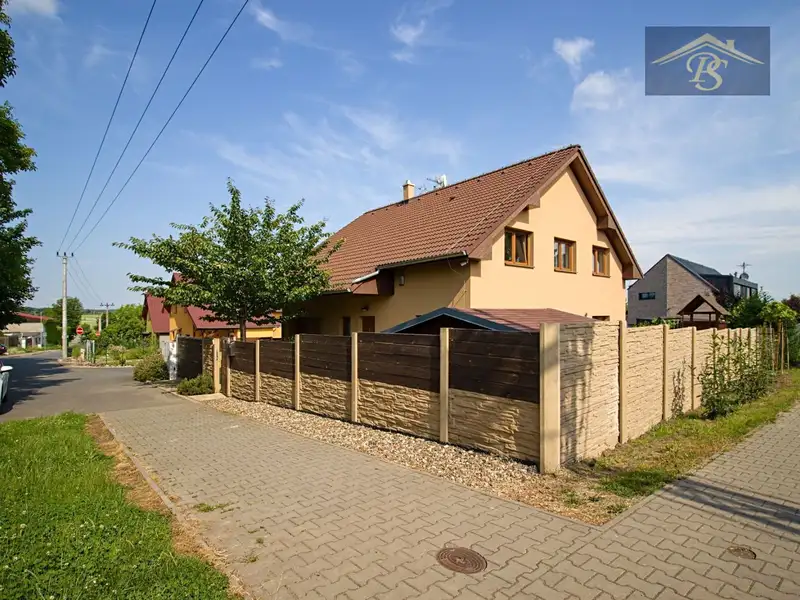 Prodej rodinného domu 186 m², pozemek 438 m², Líbeznice – náhled fotky 3