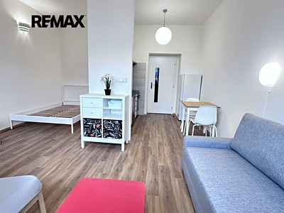 Pronájem bytu 1+kk 38 m²