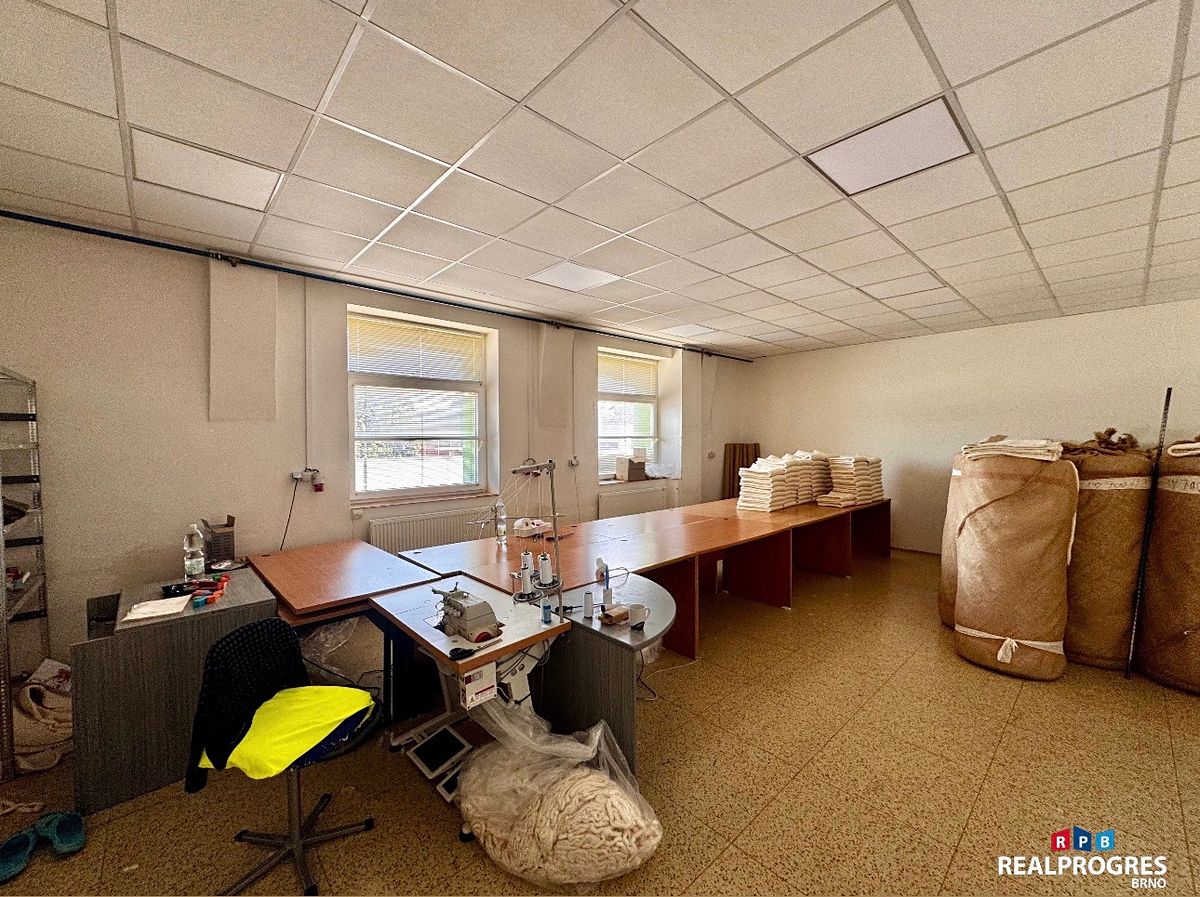 Pronájem výrobní haly, prostoru 47 m² – fotografie 2
