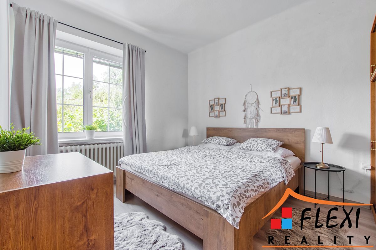 Prodej vily 241 m², pozemek 3528 m² – fotografie 3