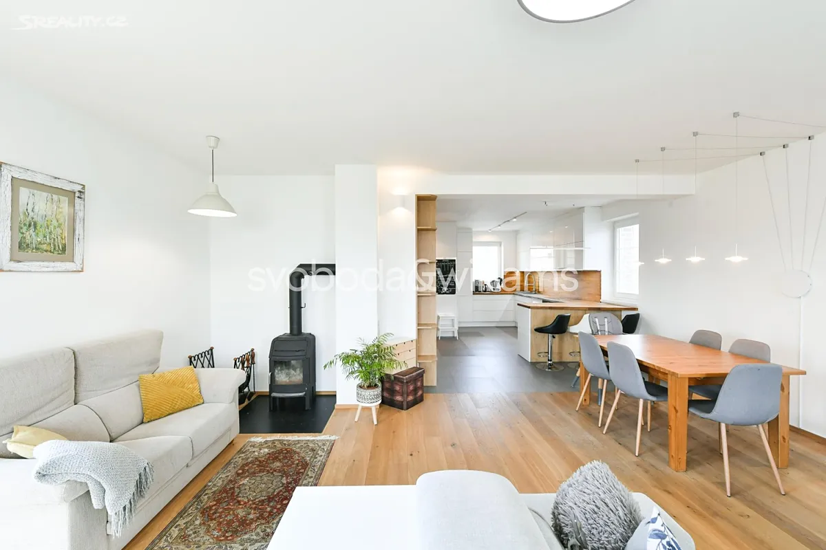 Pronájem rodinného domu 259 m², pozemek 1003 m², Libeř