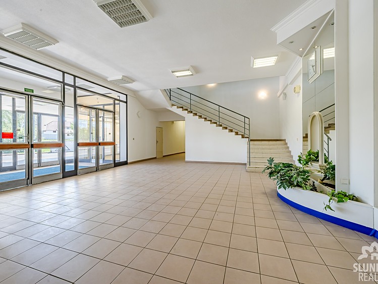 Комерційне приміщення в оренду, 8 000 м² (22 з 41)