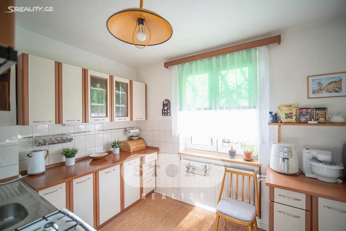 Prodej rodinného domu 221 m², pozemek 396 m² – pohled 4