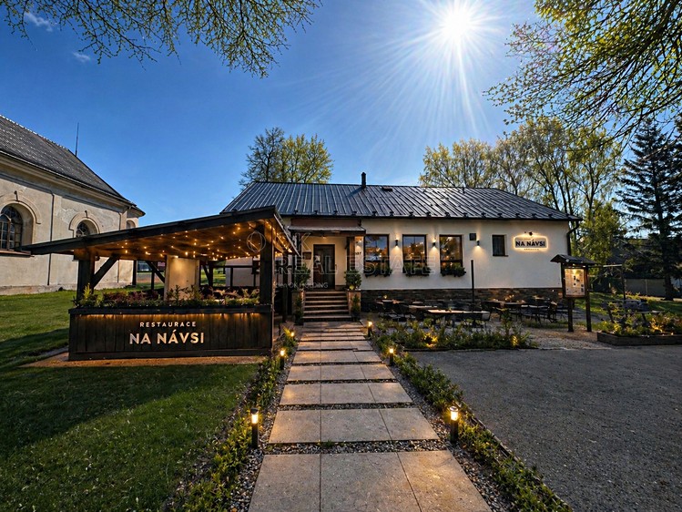 Prodej komerčního prostoru, 192 m² (2 z 14)
