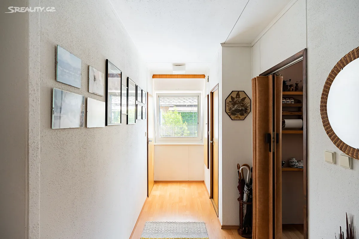 Prodej vícegeneračního domu 244 m², pozemek 948 m² - Widok 4