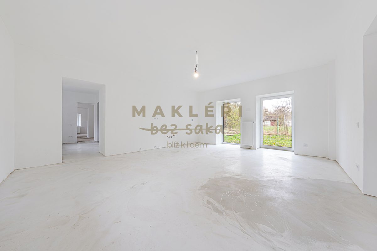 Prodej rodinného domu 236 m², pozemek 636 m² – fotografie 3