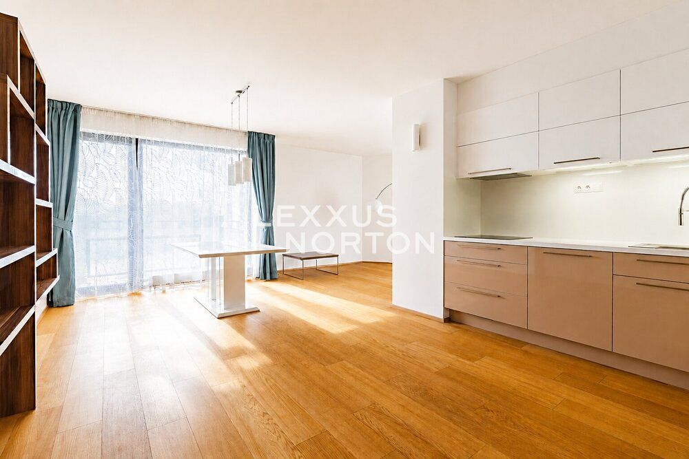 Pronájem bytu 3+kk 99 m²