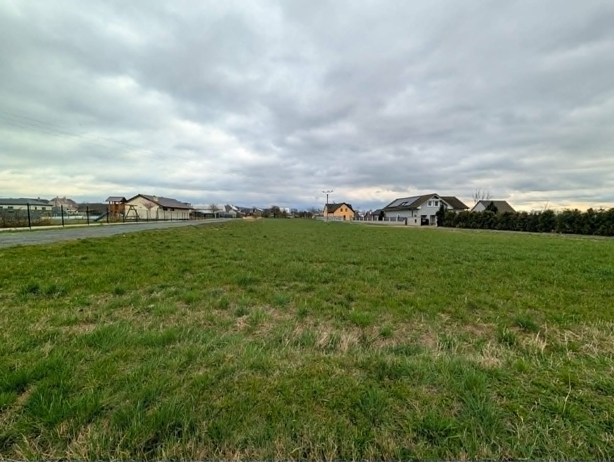 Prodej stavebního pozemku 2935 m²