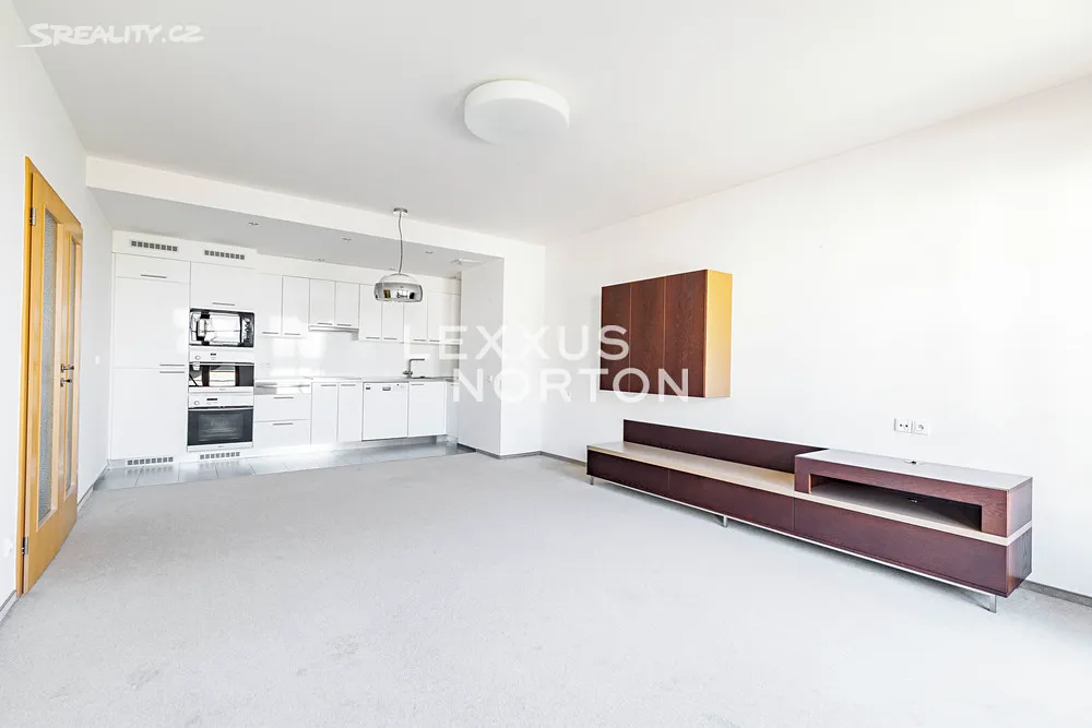 Pronájem bytu 3+kk 73 m², Praha
