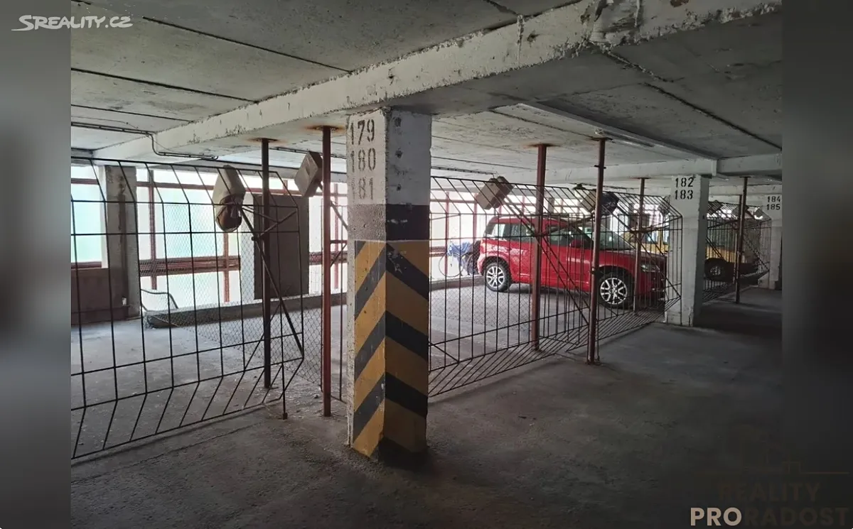 Prodej garáže 18 m², Praha