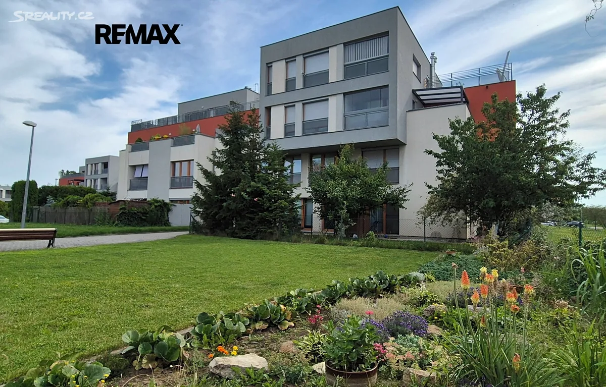 Pronájem bytu 2+kk 52 m², Praha