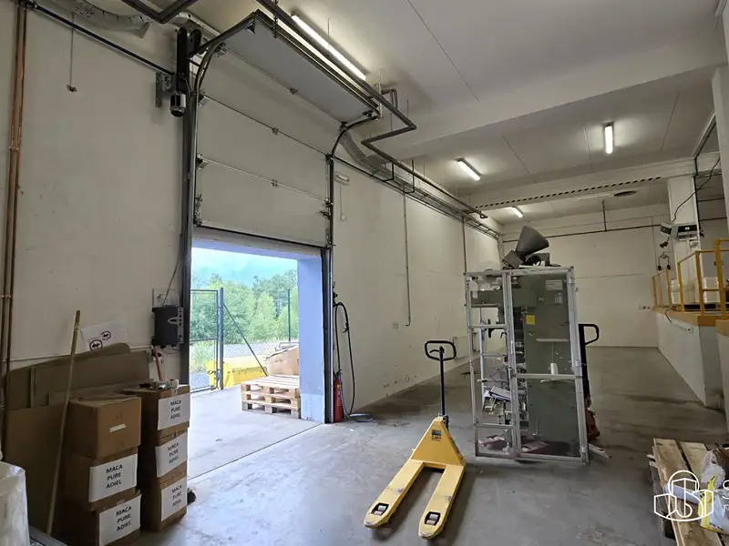 Pronájem skladového prostoru 876 m², Sokolov – náhled fotky 2