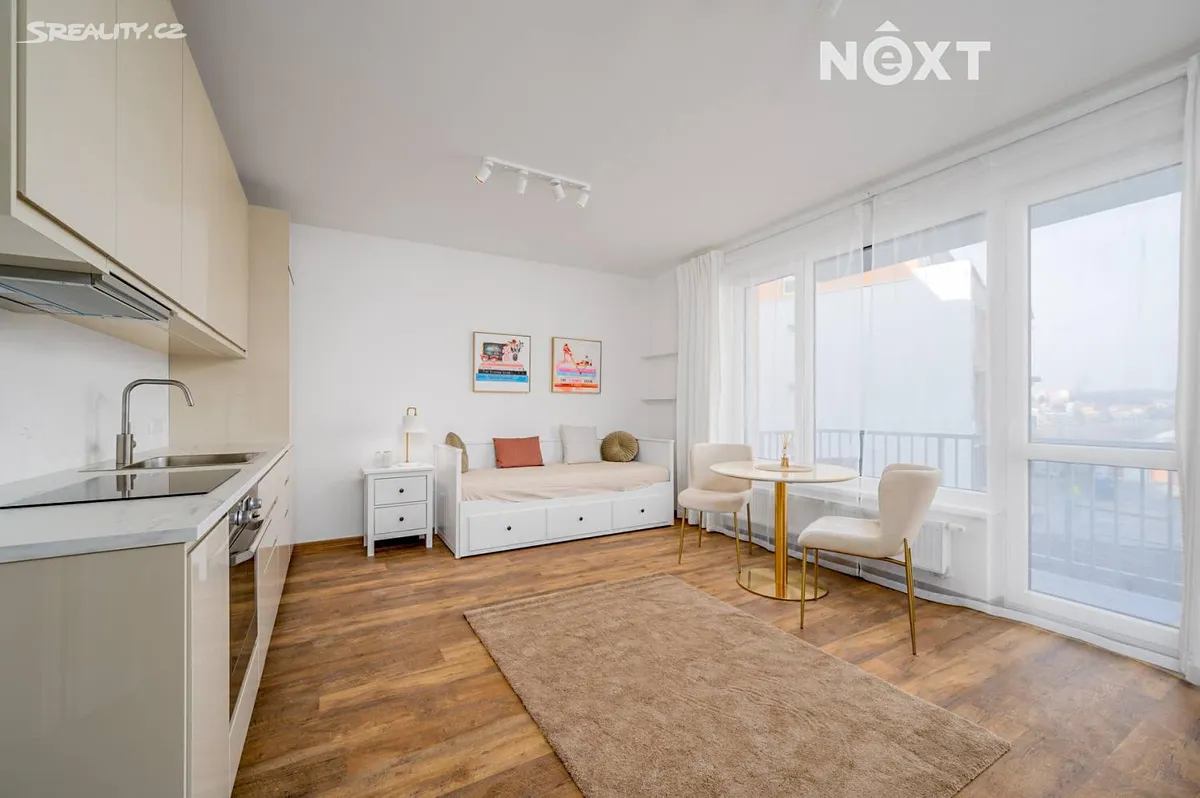 Pronájem bytu 1+kk 32 m² – pohled 2
