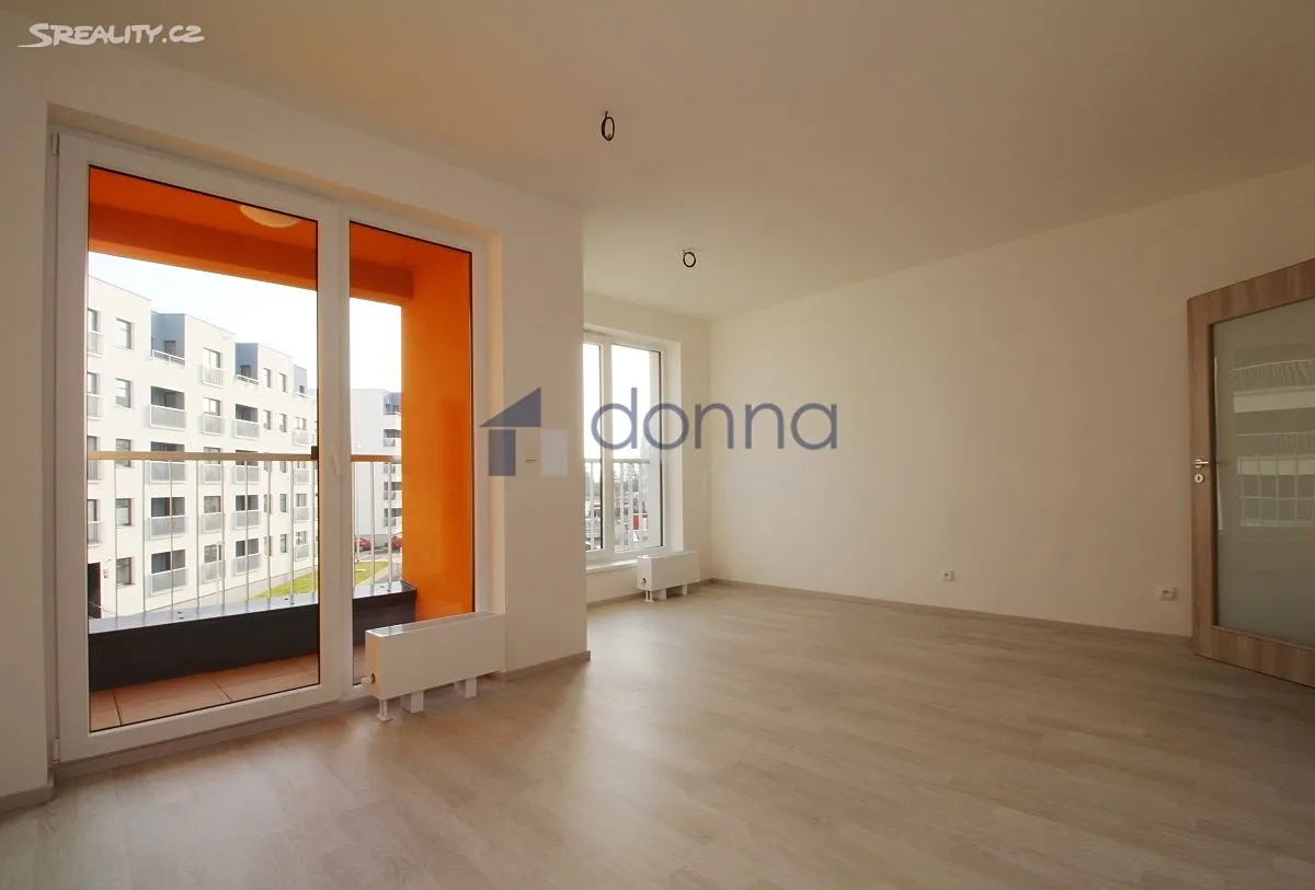 Pronájem bytu 1+kk 31 m² – pohled 2