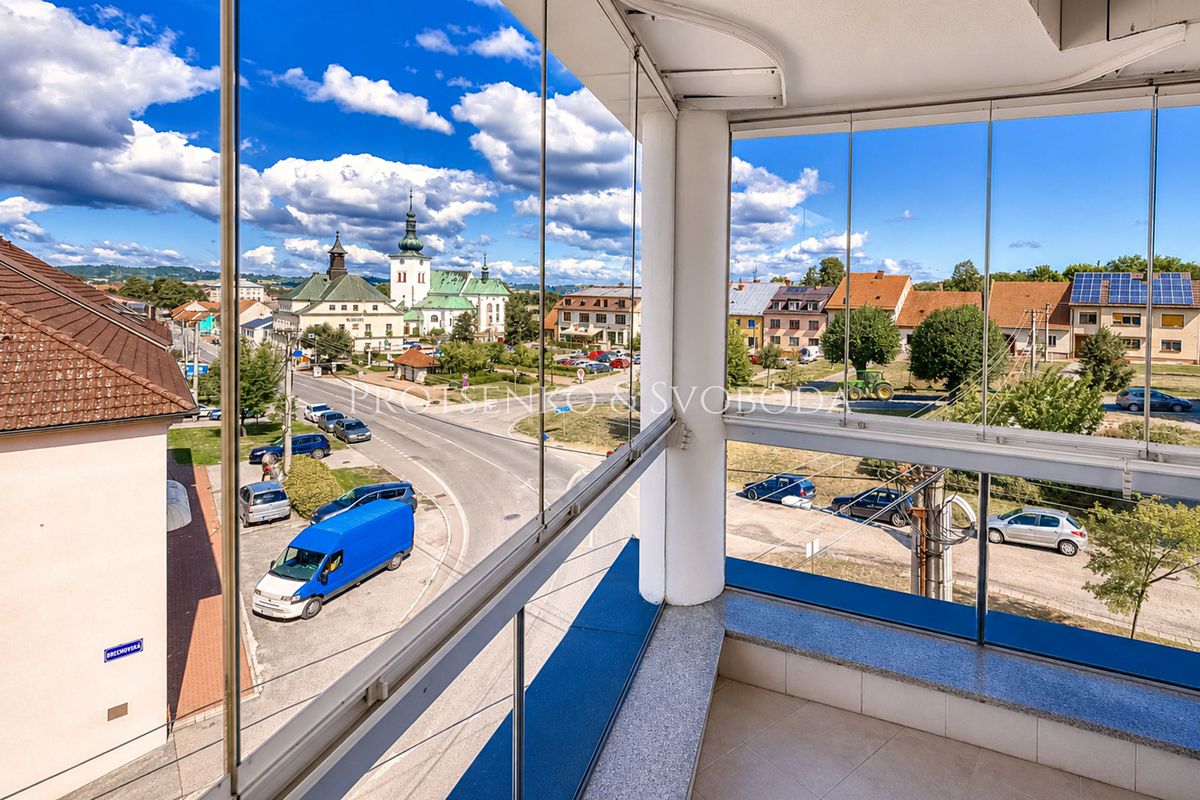 Prodej vily 530 m², pozemek 1395 m² – fotografie 3