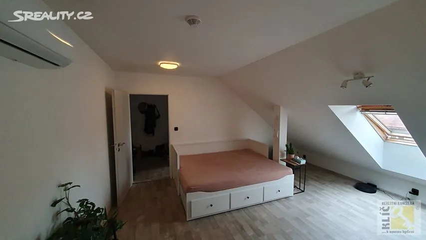 Pronájem bytu 2+kk 50 m² – pohled 4