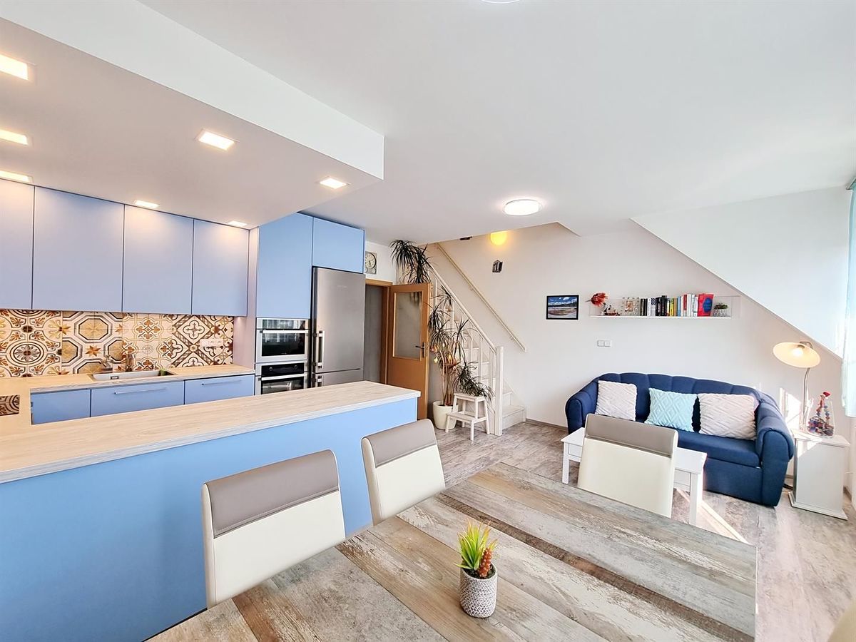 Pronájem bytu 4+kk 102 m²