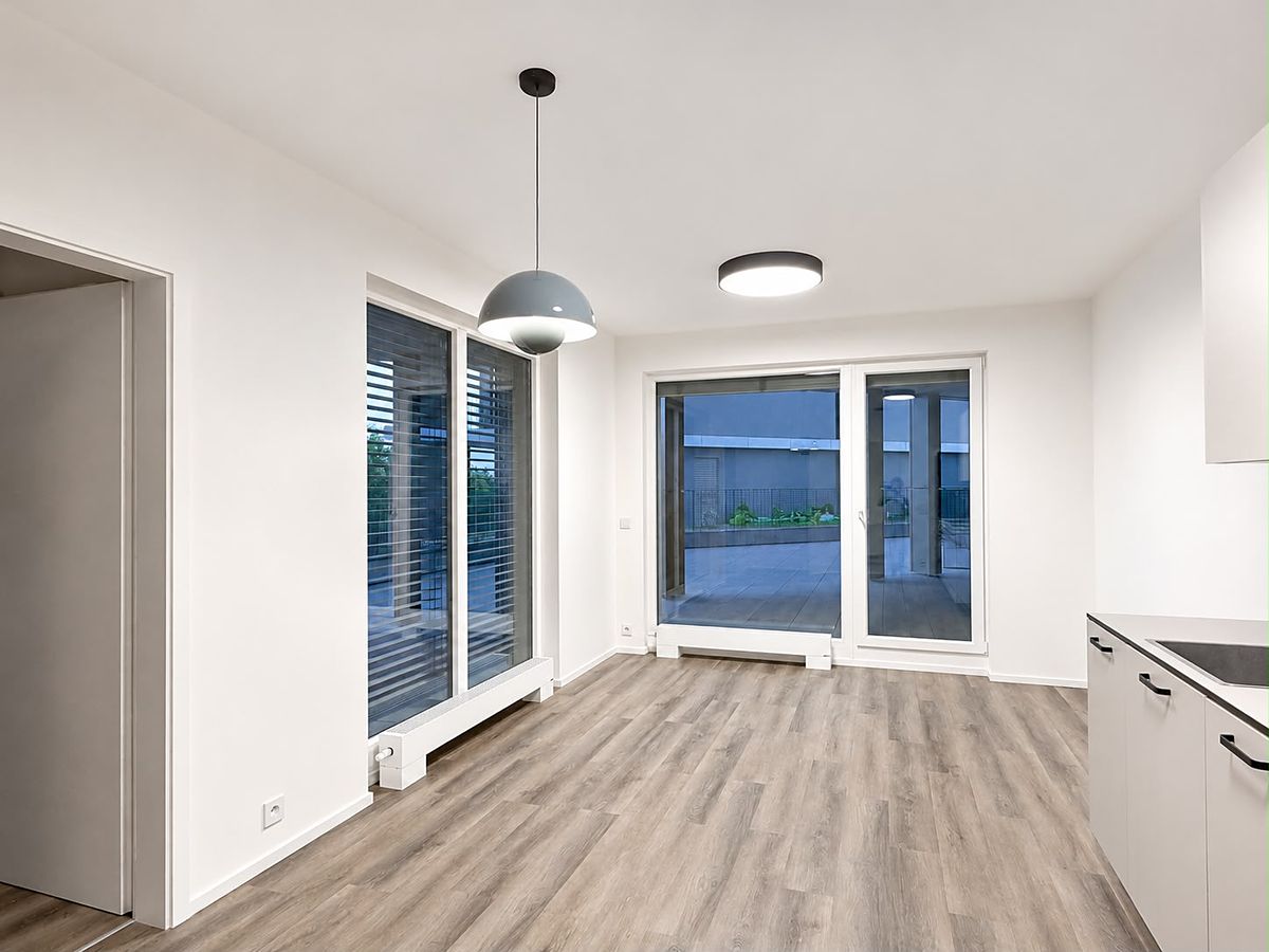 Pronájem bytu 2+kk 135 m² – fotografie 3