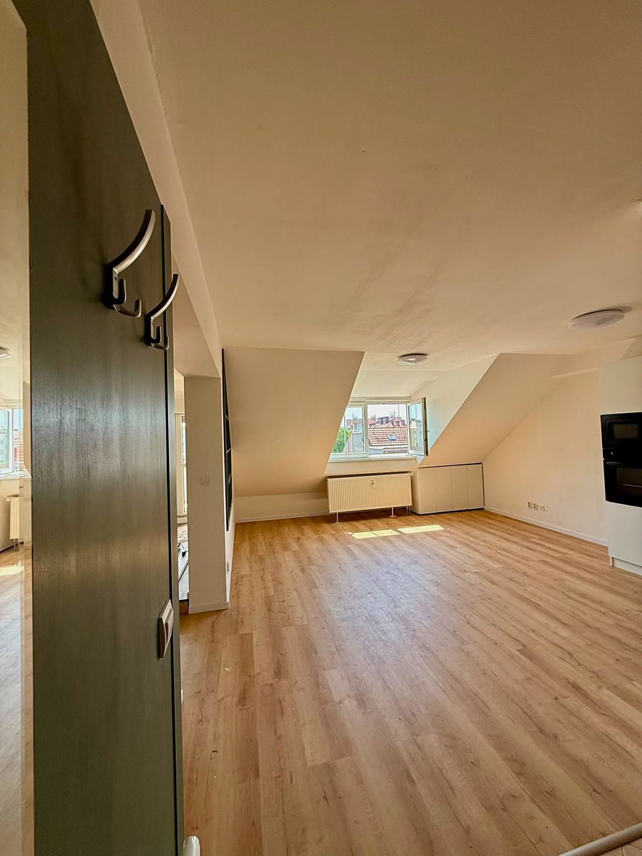 Pronájem bytu 2+kk 71 m²