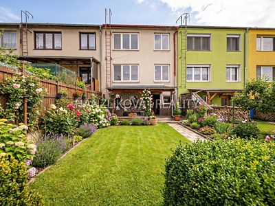 Prodej rodinného domu 331 m², pozemek 331 m²