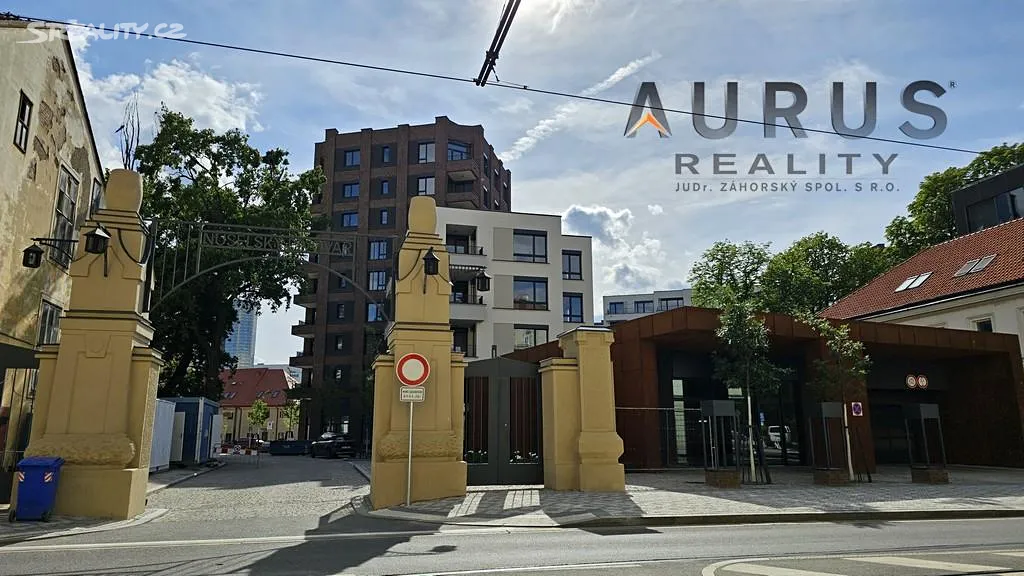 Pronájem garážového stání 15 m², Praha