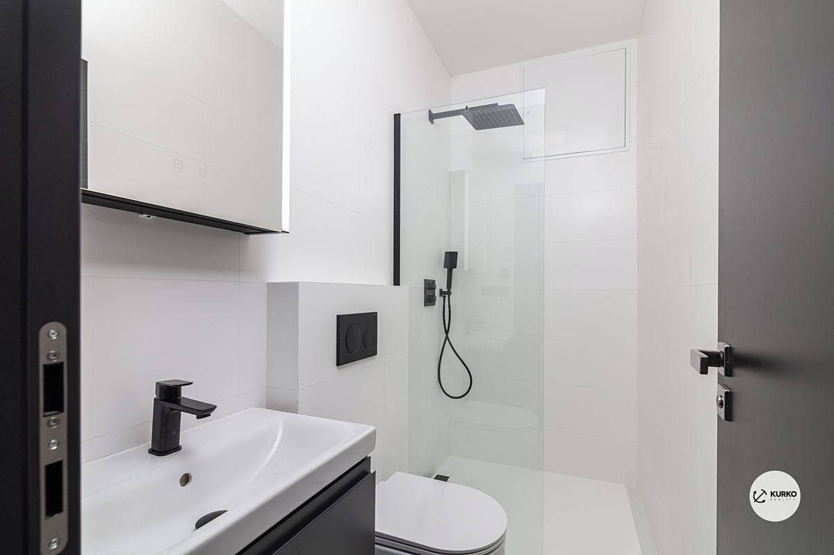 Pronájem bytu 2+kk 70 m² – fotografie 2