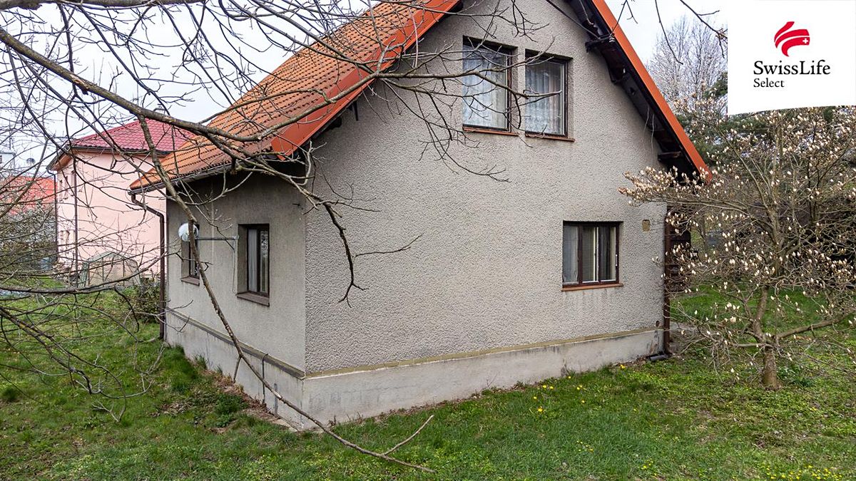 Prodej rodinného domu 120 m², pozemek 989 m² – fotografie 2