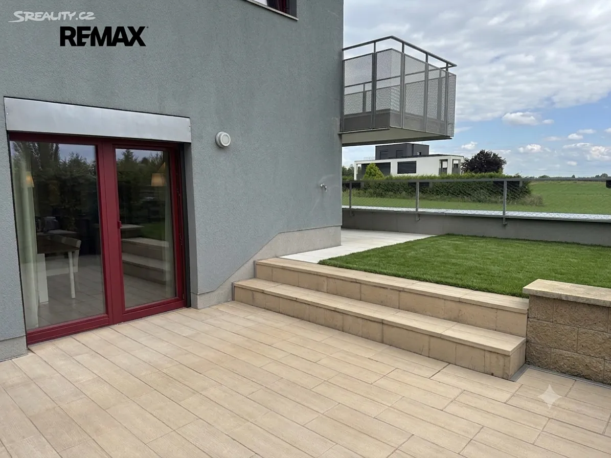 Pronájem bytu 2+kk 55 m² – pohled 3
