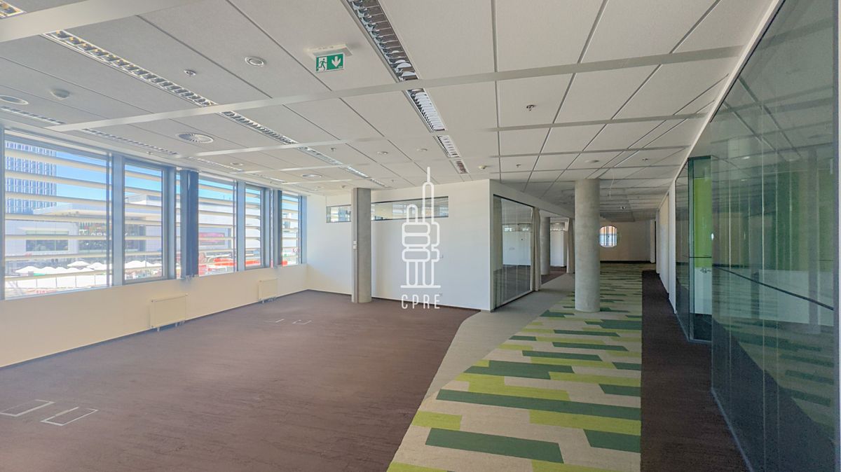 Pronájem kanceláře 3947 m² – fotografie 4