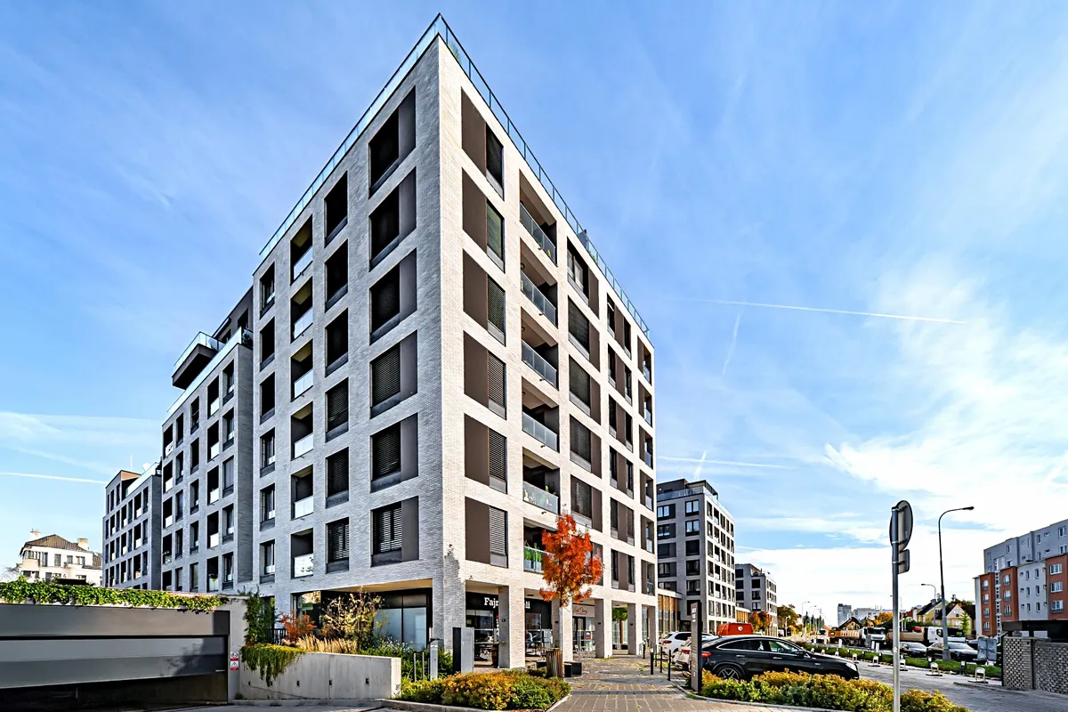 Prodej garážového stání 13 m²