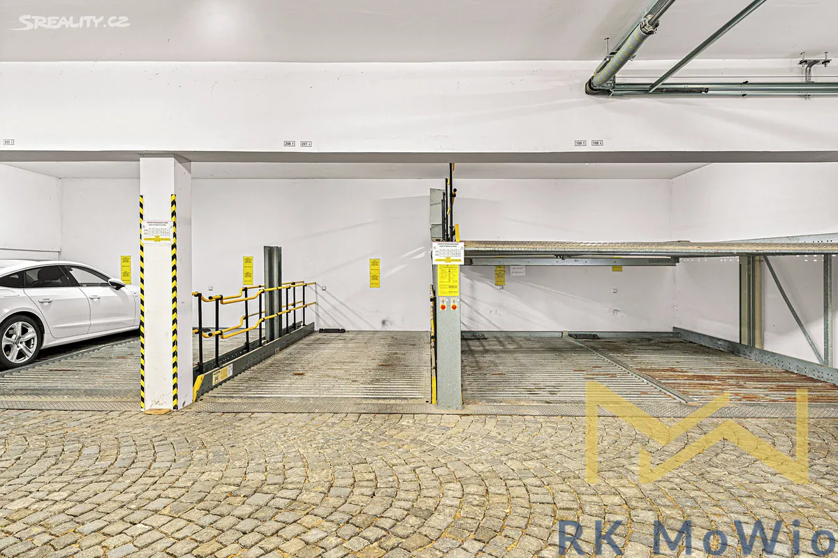 Pronájem garáže 15 m², Praha