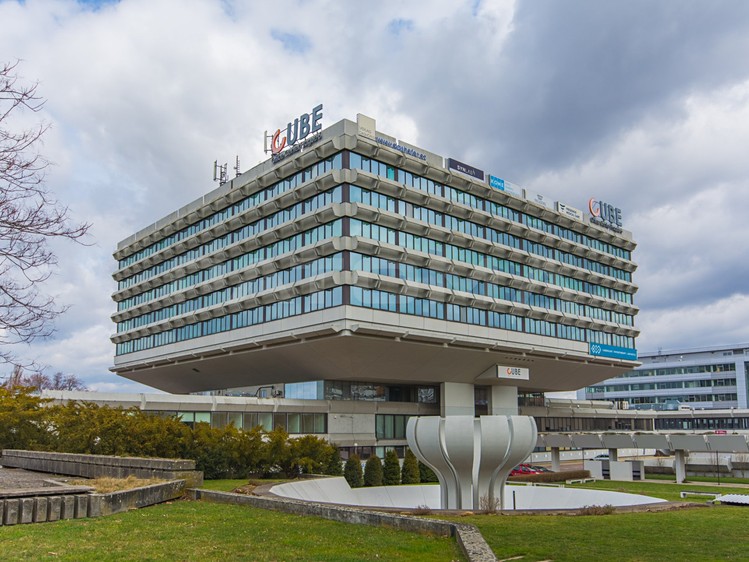 Комерційне приміщення в оренду, 105 м² (1 з 8)