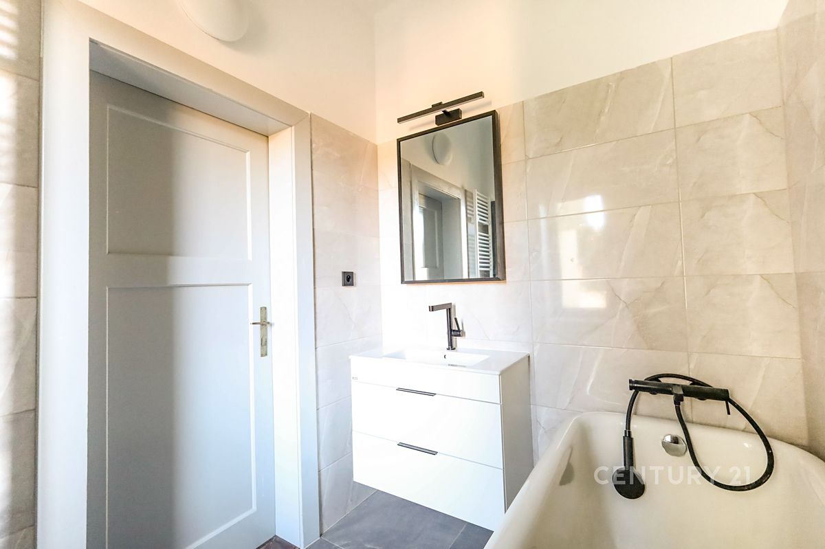 Pronájem bytu 2+1 64 m² – fotografie 2