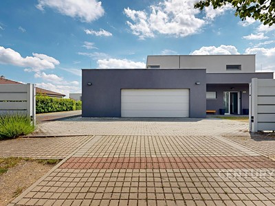 Prodej kanceláře 240 m²
