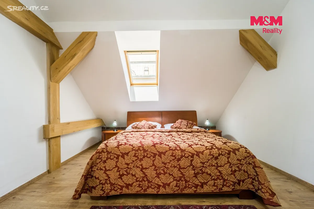 Pronájem bytu 4+kk 102 m² – pohled 4