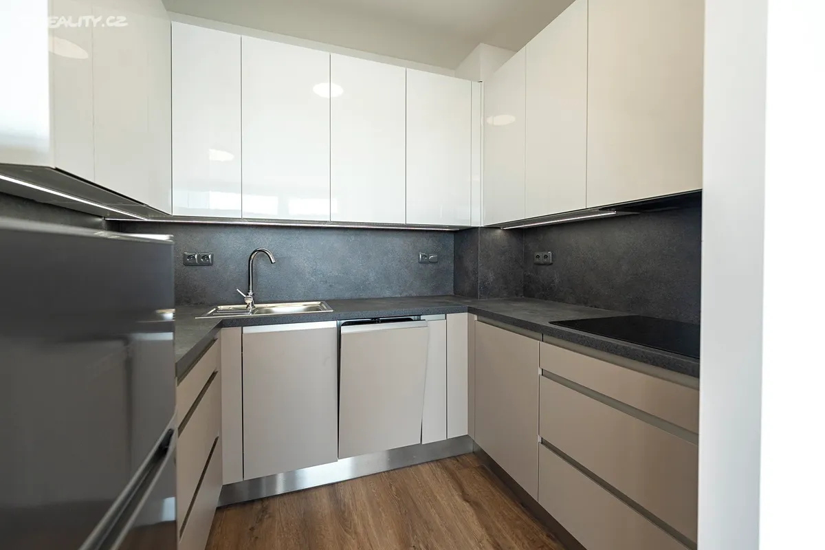 Pronájem bytu 2+kk 47 m², Pardubice