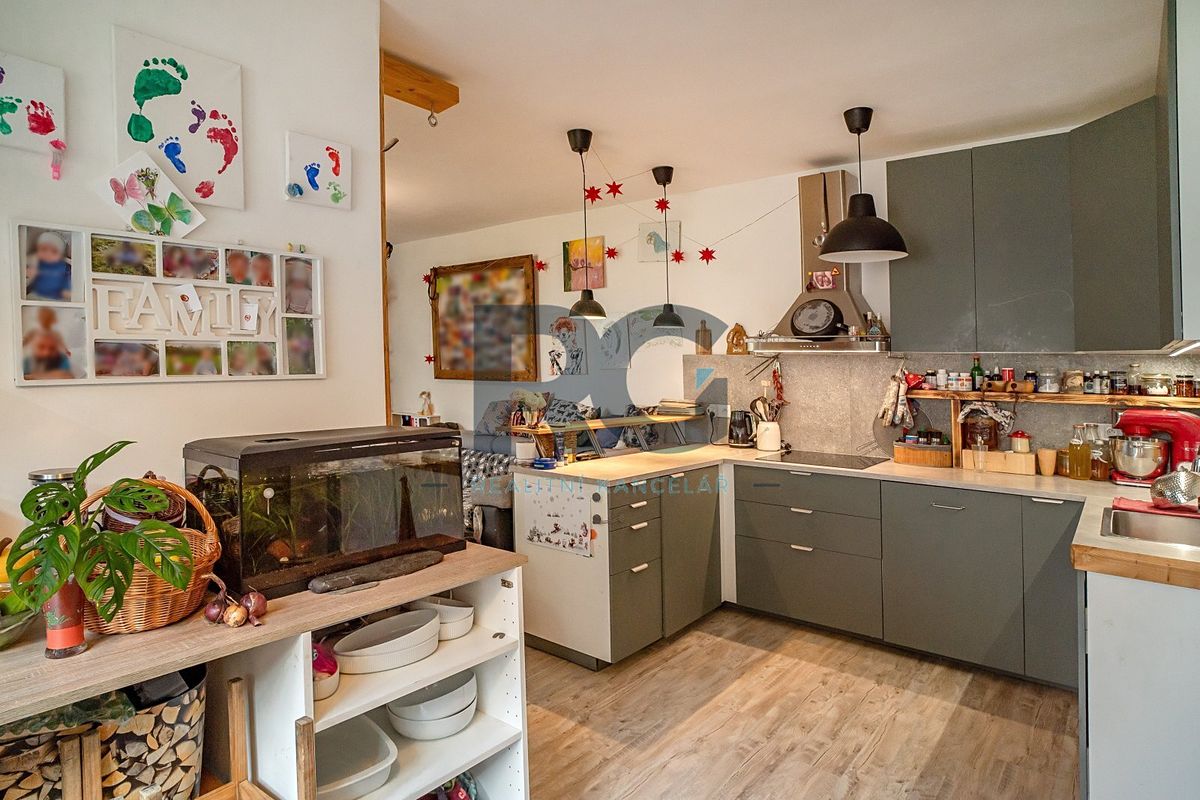 Prodej rodinného domu 74 m², pozemek 443 m² – fotografie 2