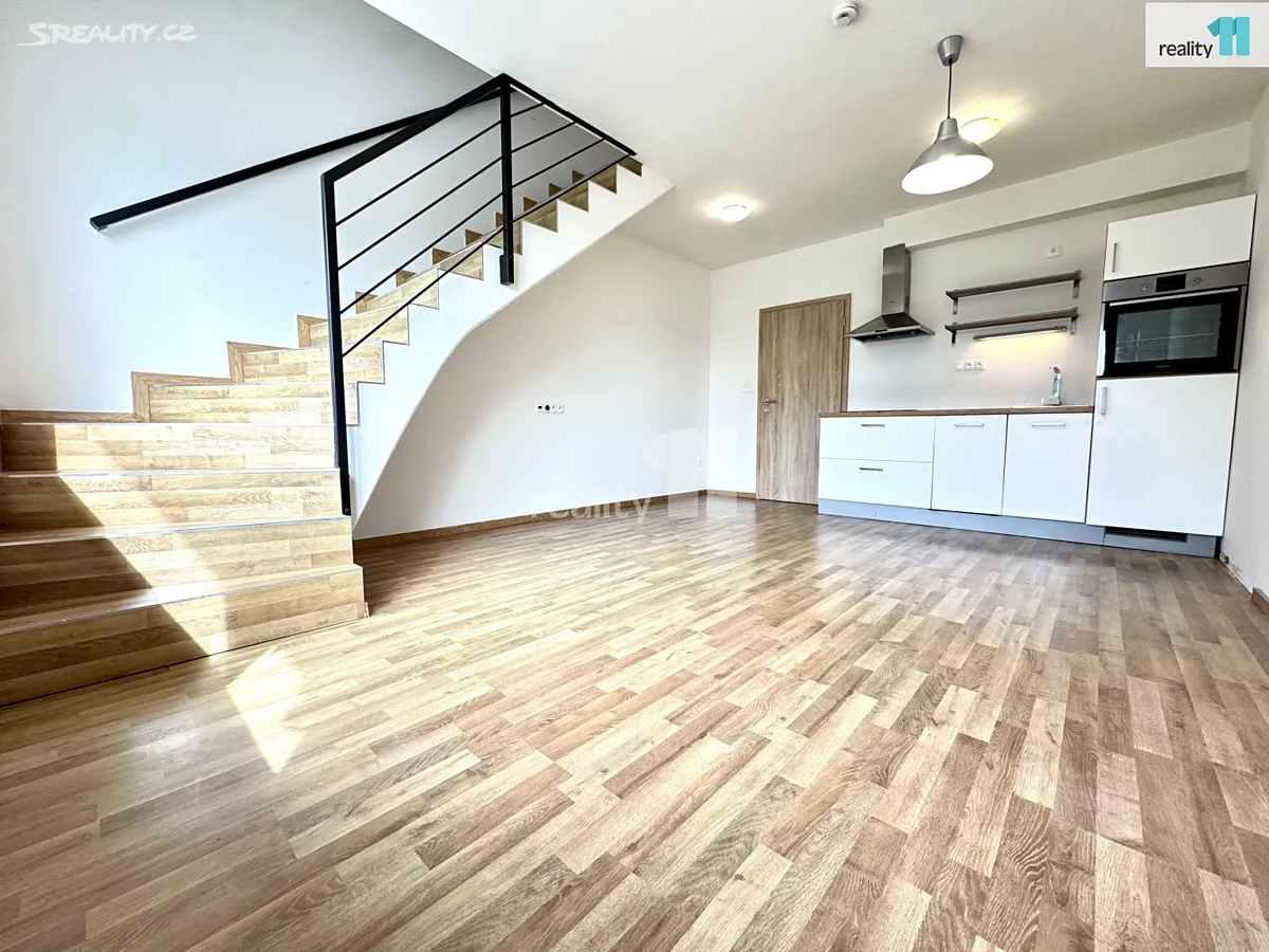 Pronájem bytu 3+kk 77 m², Jeneč