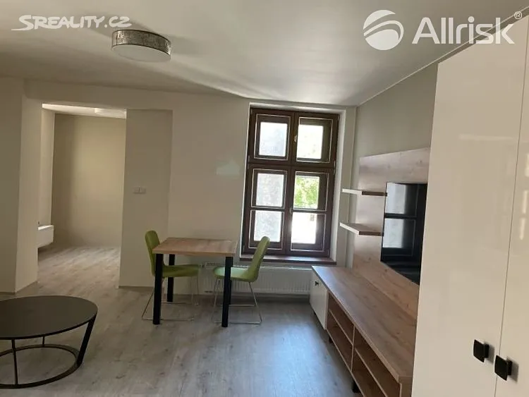 Pronájem bytu 1+kk 49 m² – pohled 4