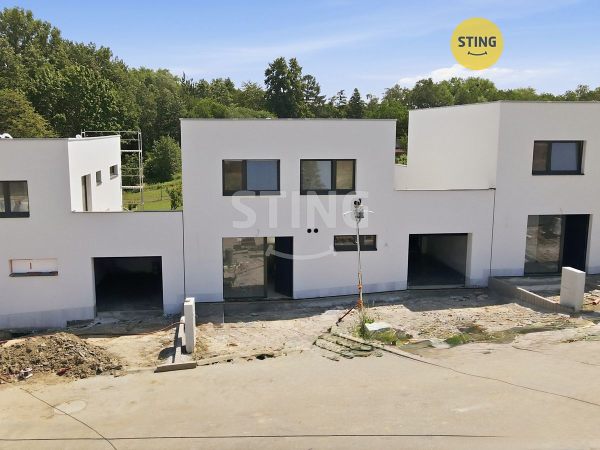 Prodej rodinného domu 200 m², pozemek 296 m², Ostrava – fotka 1 z 3