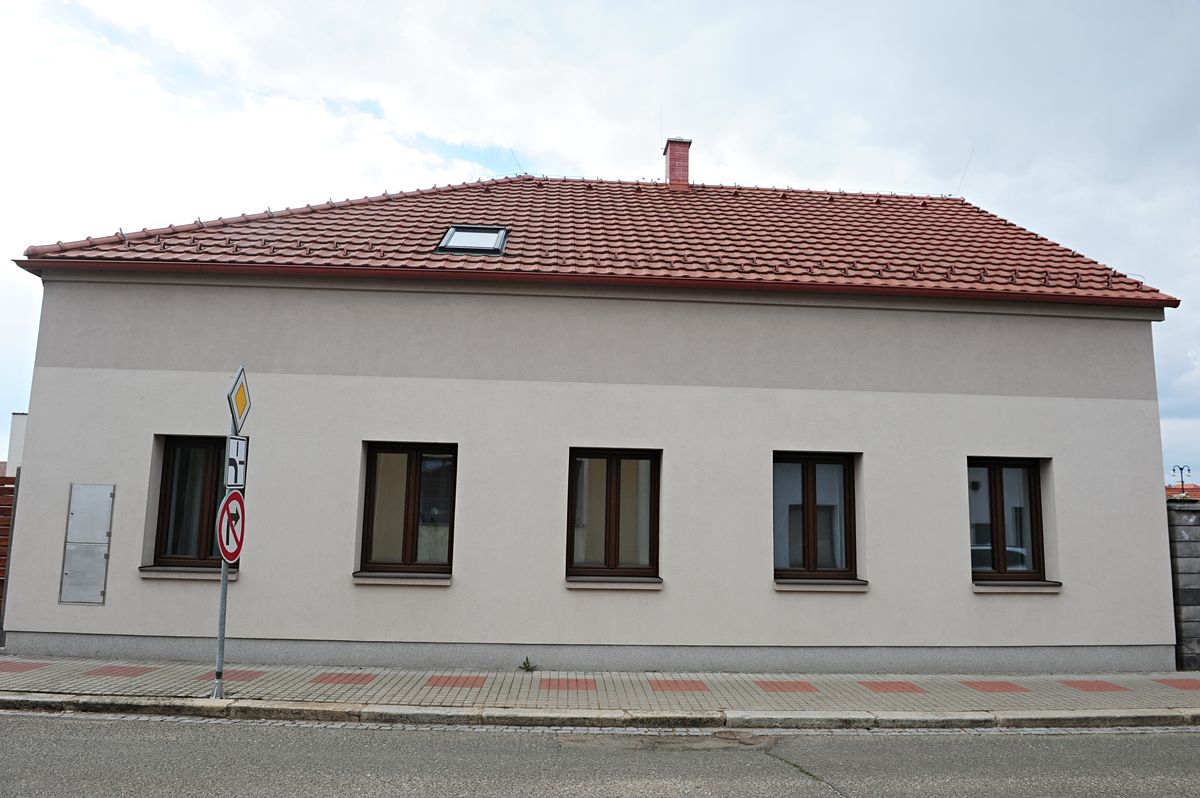Prodej rodinného domu 250 m², pozemek 890 m² – fotografie 5