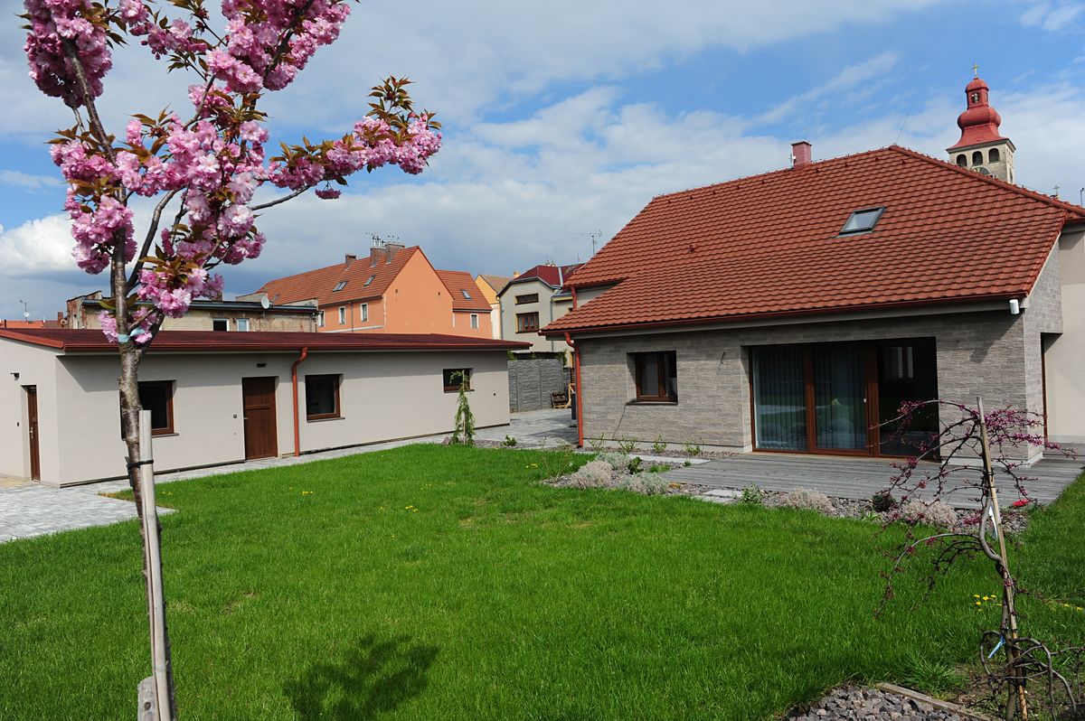 Prodej rodinného domu 250 m², pozemek 890 m² – fotografie 3