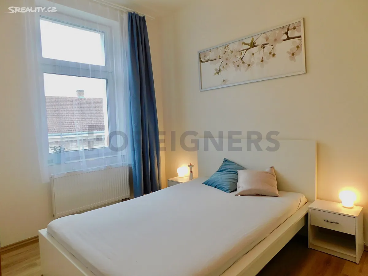 Pronájem bytu 2+kk 33 m² – pohled 4