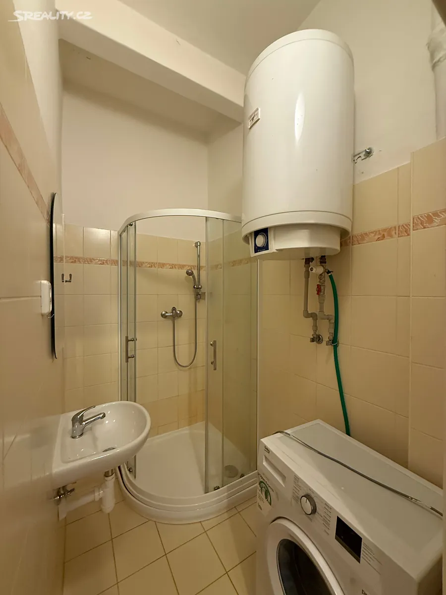 Pronájem bytu 1+kk 30 m² – pohled 3