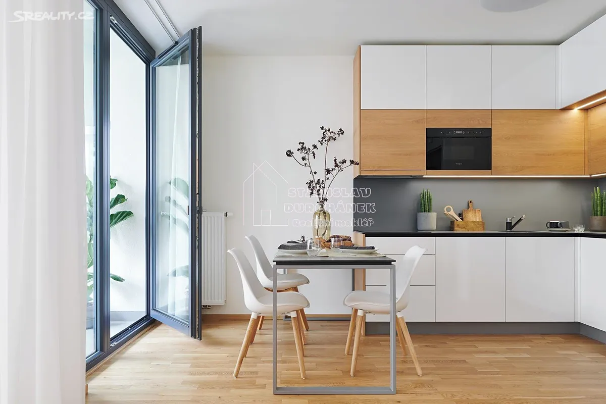 Pronájem bytu 1+kk 43 m² – pohled 3