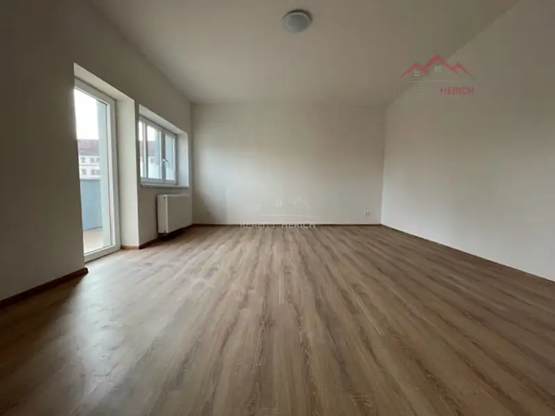Pronájem bytu 1+1 43 m², Chomutov – náhled fotky 2