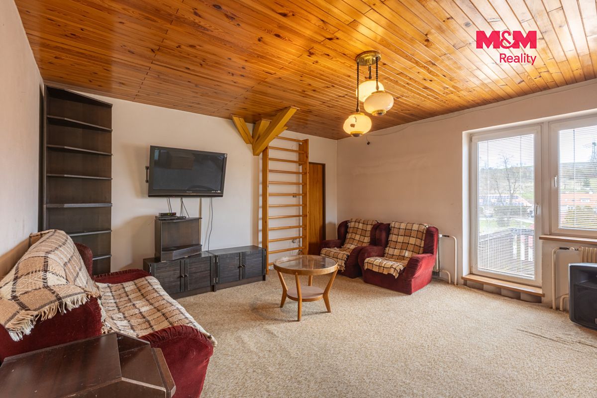 Prodej rodinného domu 170 m², pozemek 1827 m² – fotografie 2