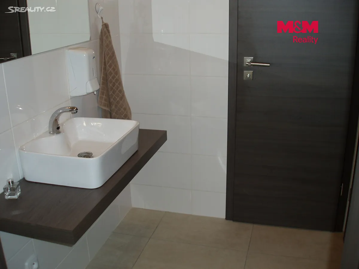 Pronájem kanceláře 41 m² – pohled 3