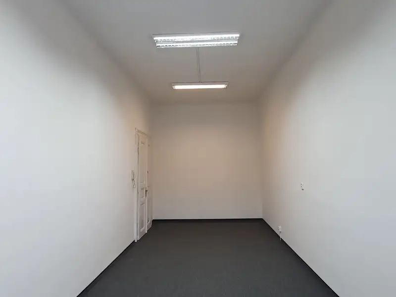 Pronájem kanceláře 23 m², Hradec Králové – náhled fotky 3