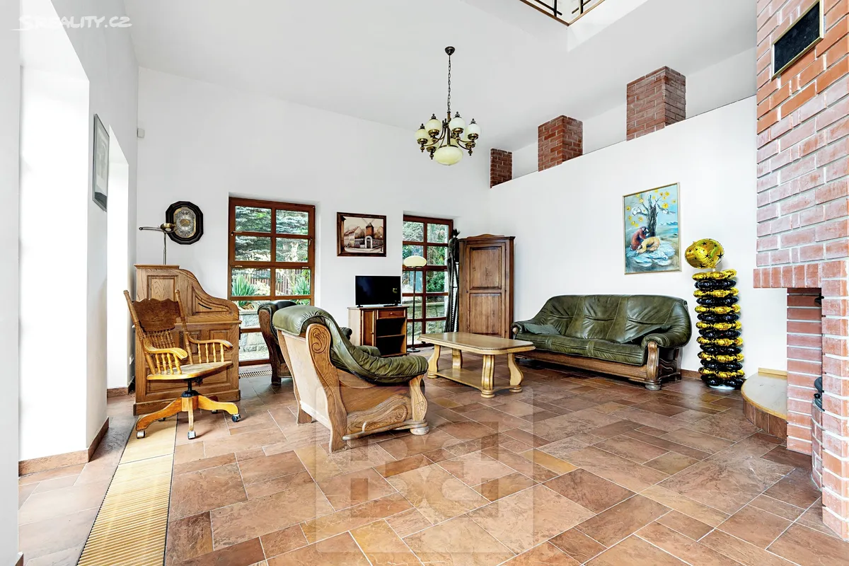 Prodej rodinného domu 432 m², pozemek 5730 m² – další
